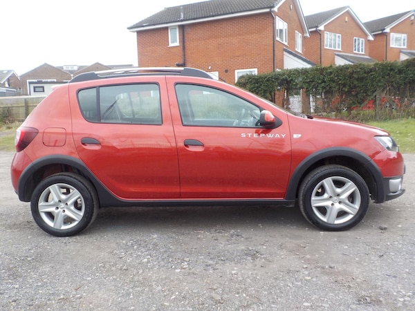 Used Dacia Sandero Stepway 2014 for sale - 74120419: Photo 6