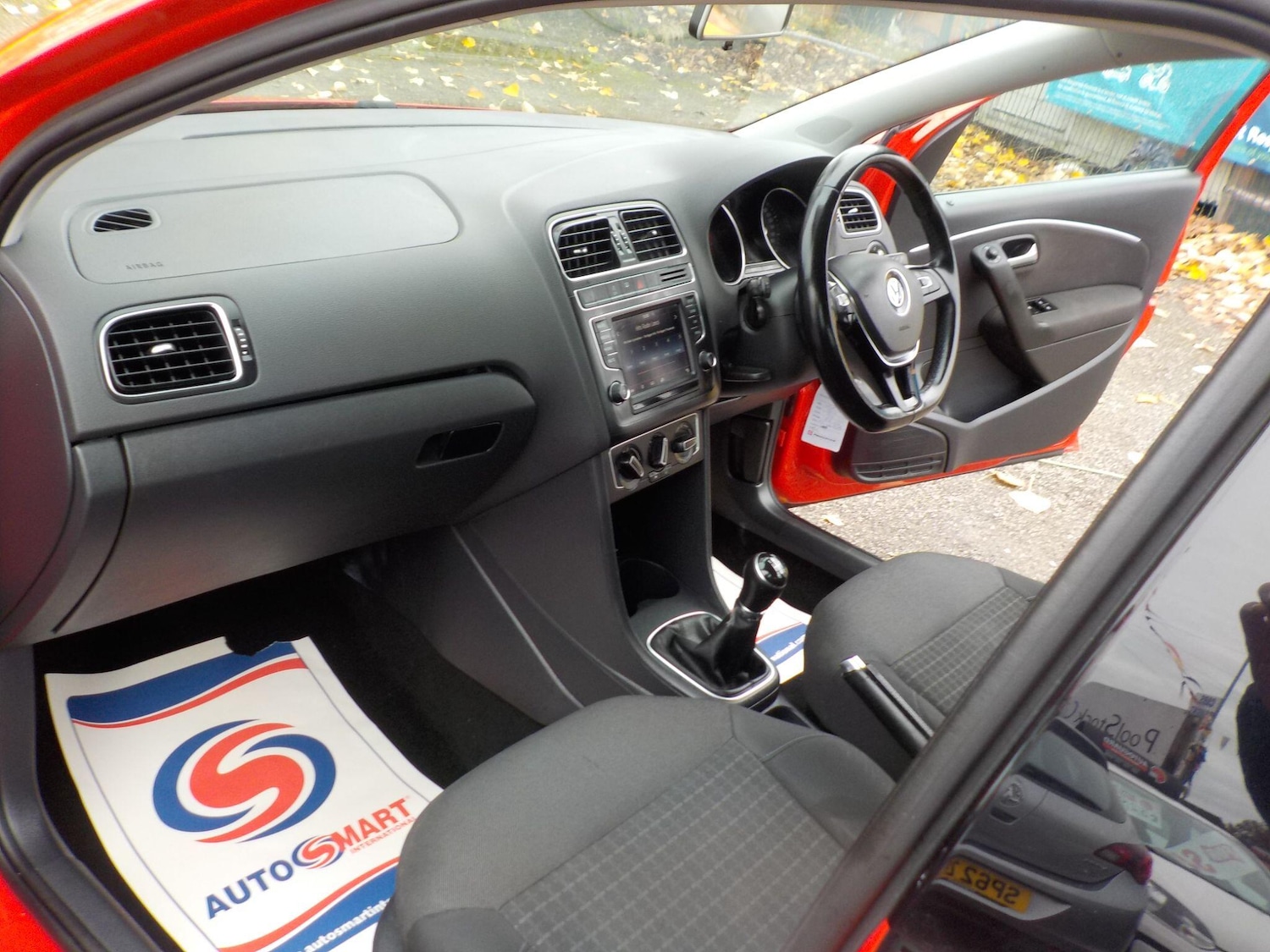 Used Volkswagen Polo 2015 for sale - 76424172: Photo 11