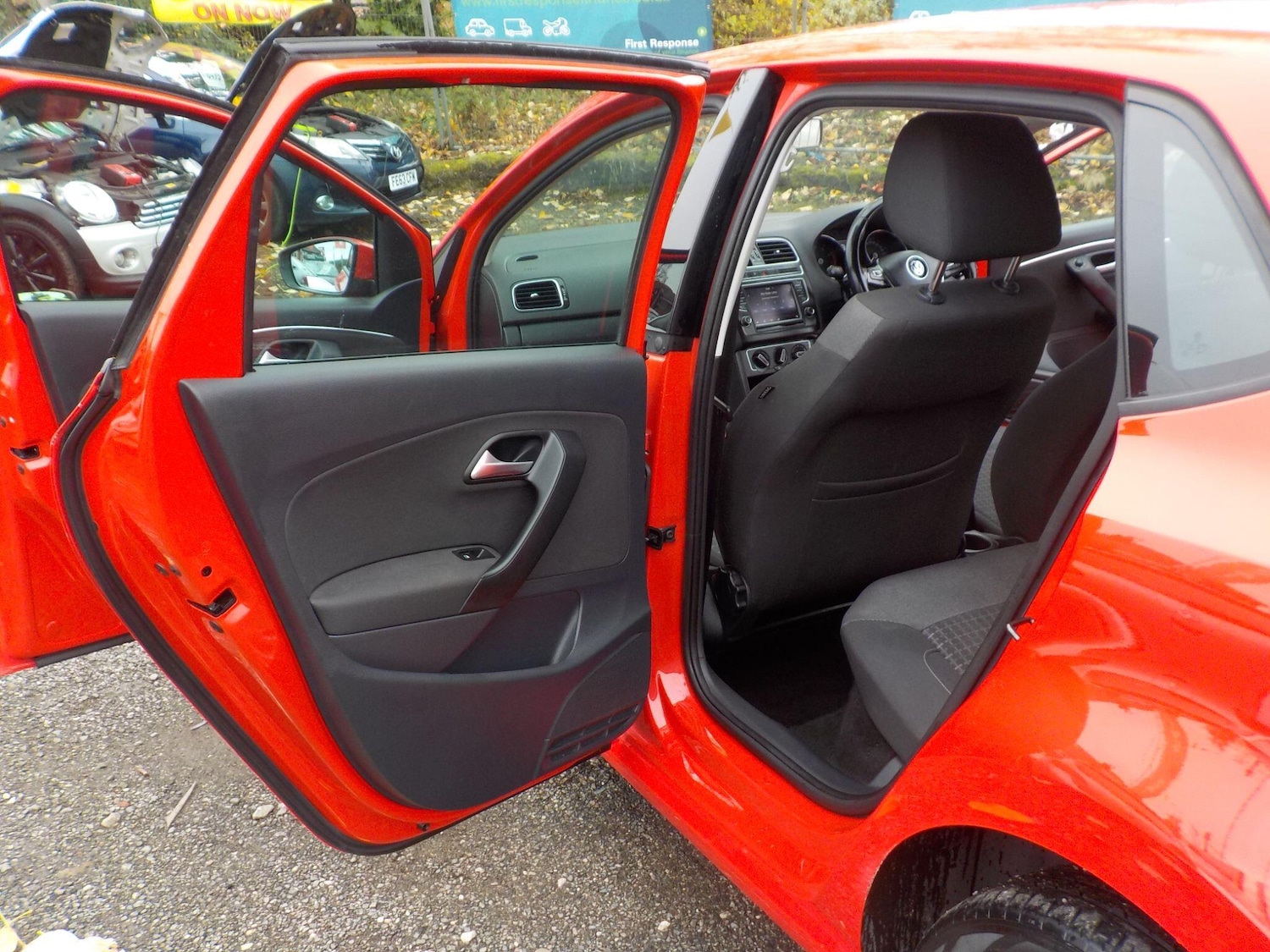 Used Volkswagen Polo 2015 for sale - 76424172: Photo 24