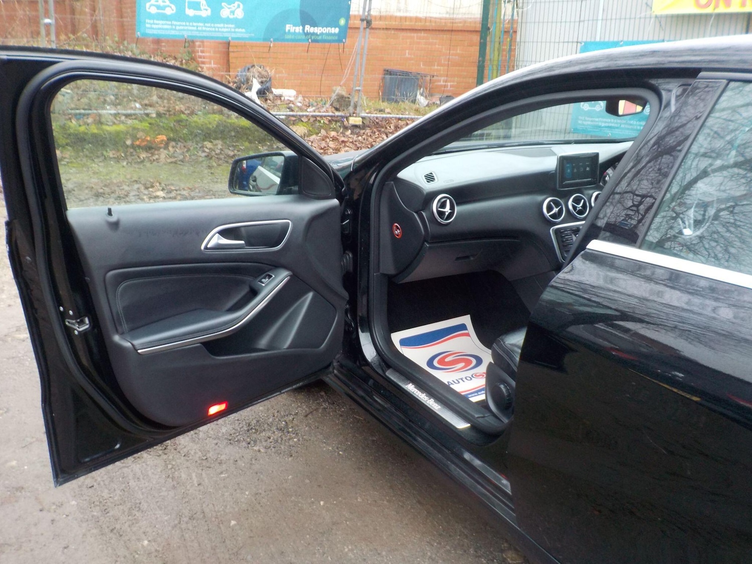 Used Mercedes-Benz A-Class 2015 for sale - 77156178: Photo 28