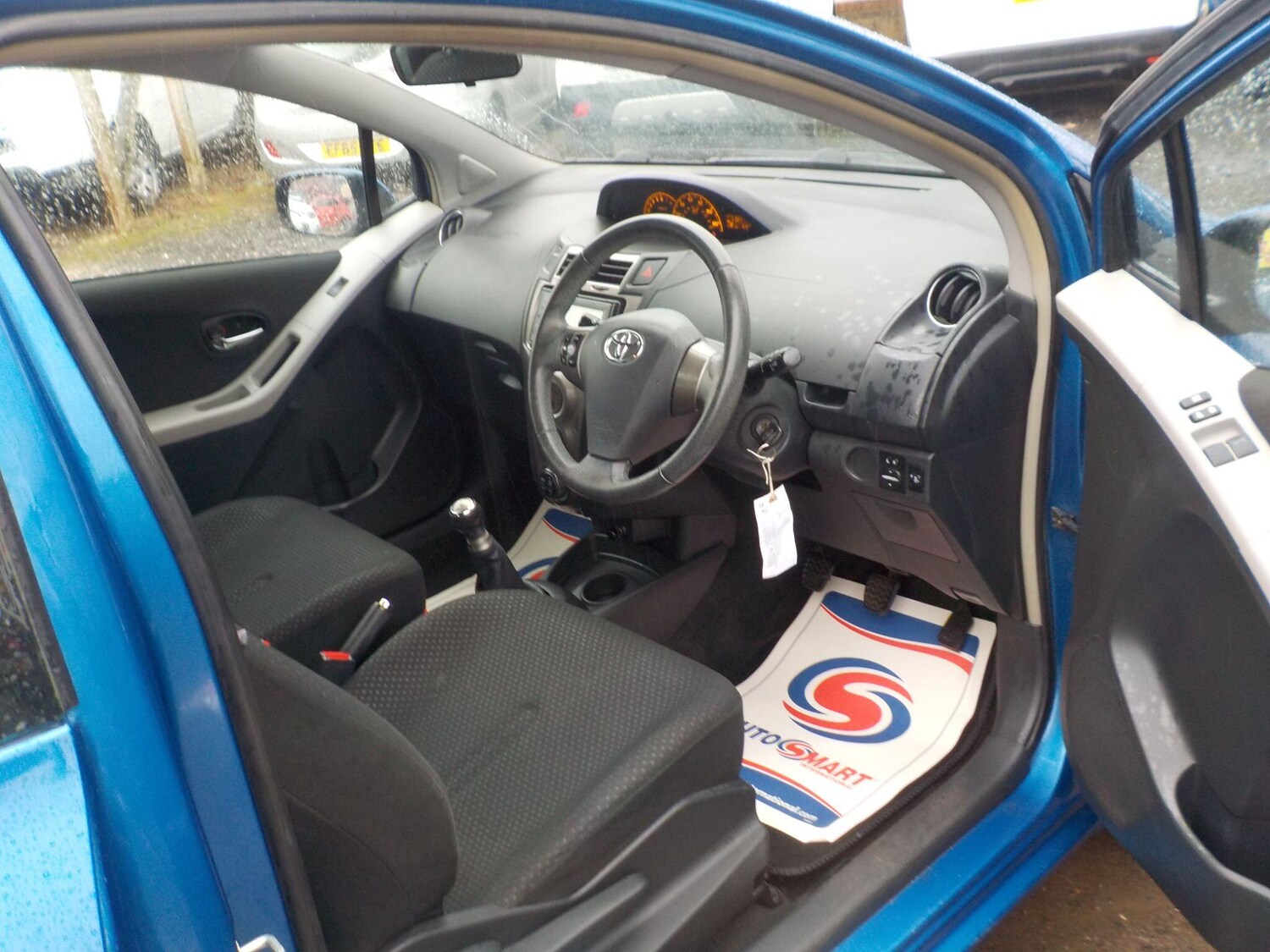 Used Toyota Yaris 2011 for sale - 77478980: Photo 10