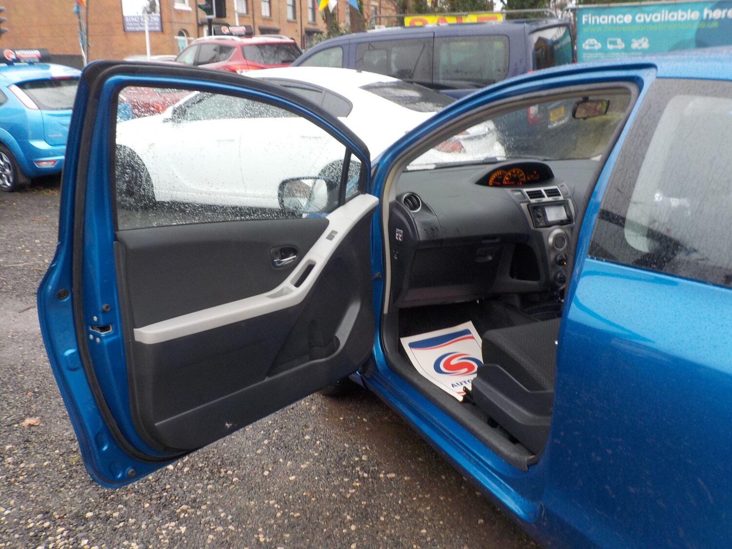 Used Toyota Yaris 2011 for sale - 77478980: Photo 23