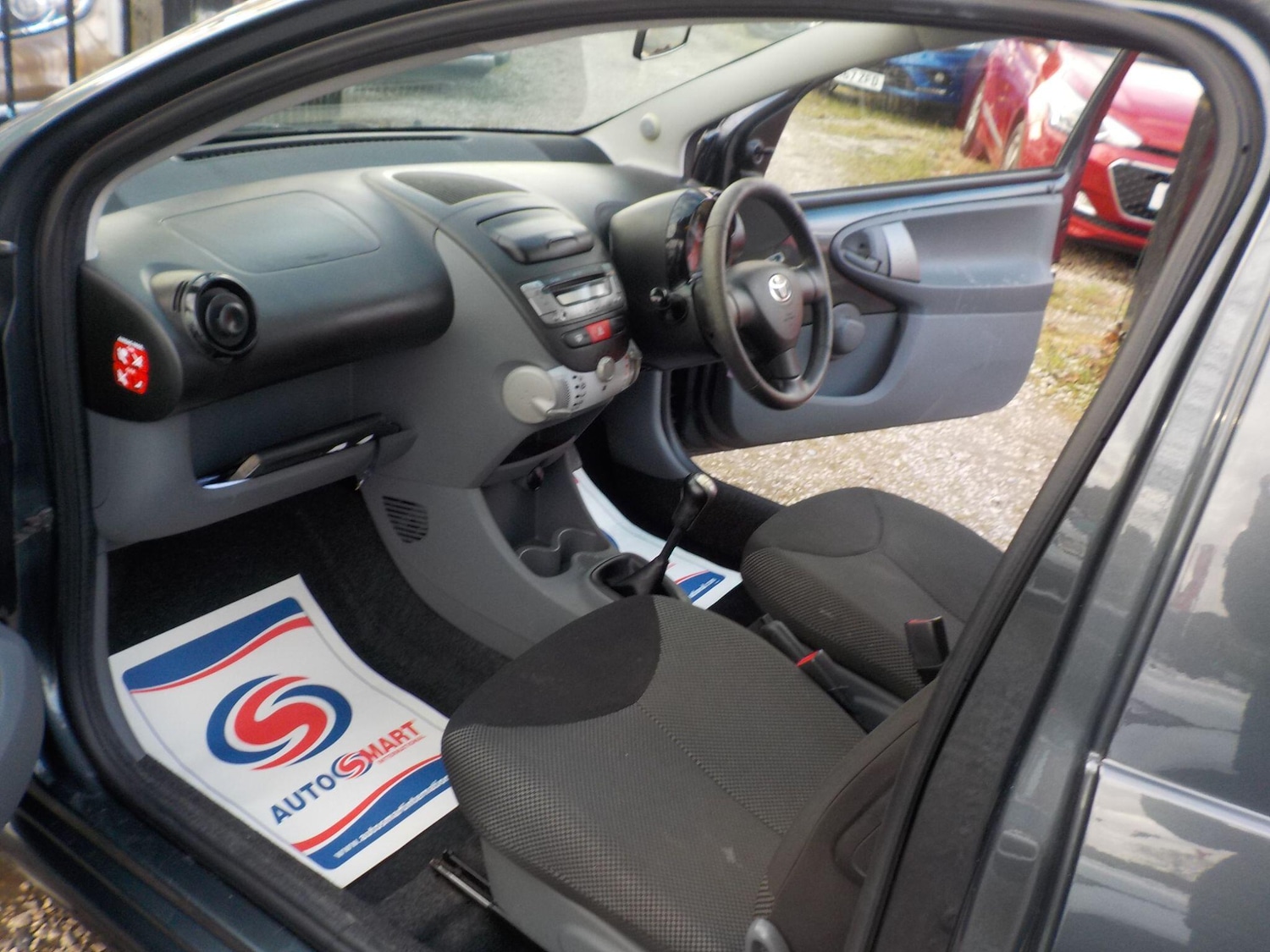 Used Toyota AYGO 2011 for sale - 77315402: Photo 11