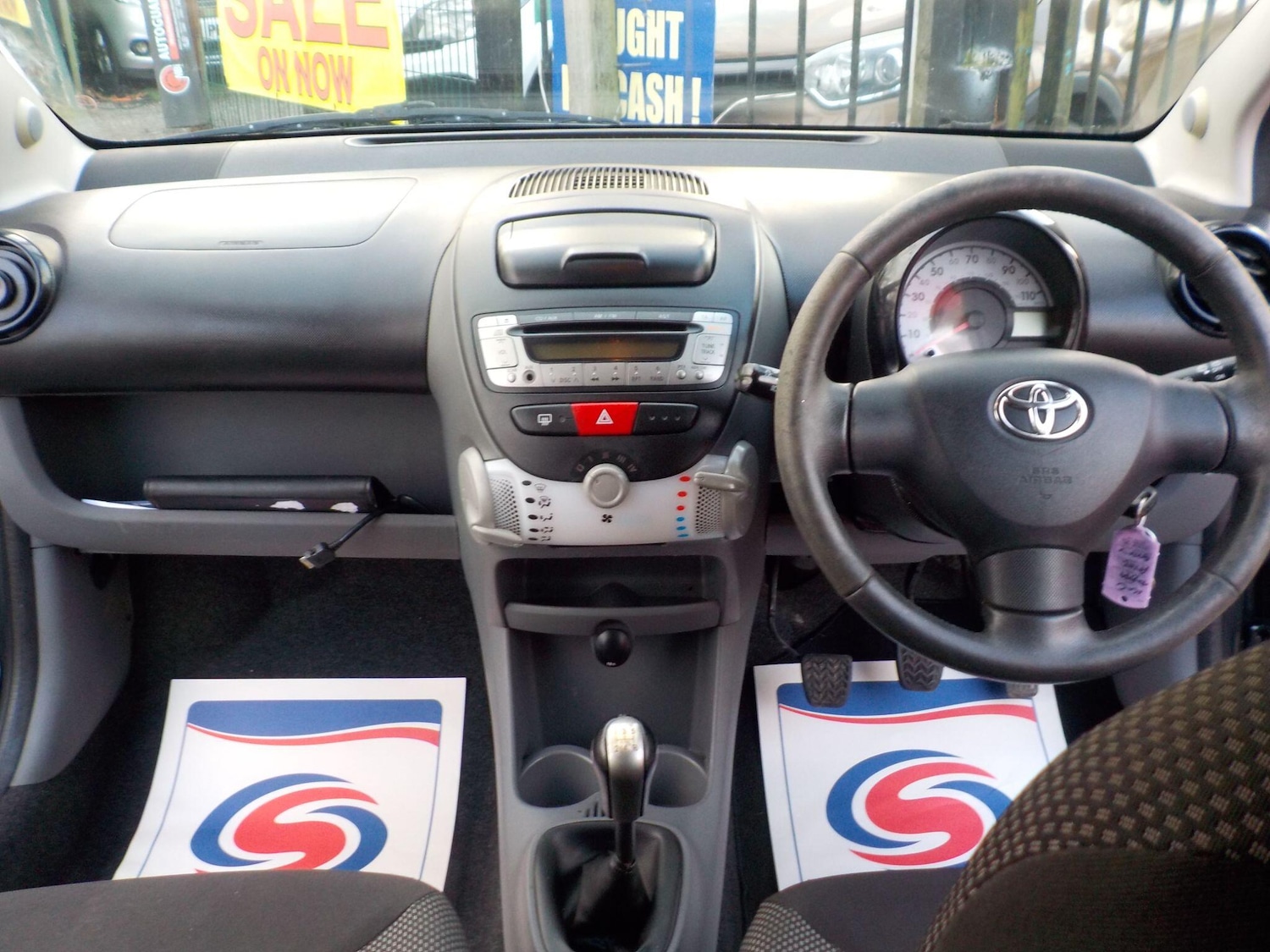 Used Toyota AYGO 2011 for sale - 77315402: Photo 12