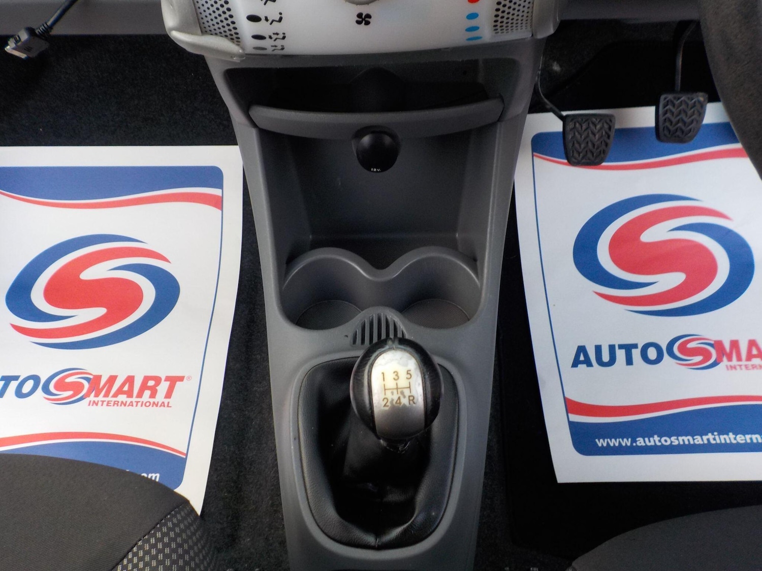 Used Toyota AYGO 2011 for sale - 77315402: Photo 15