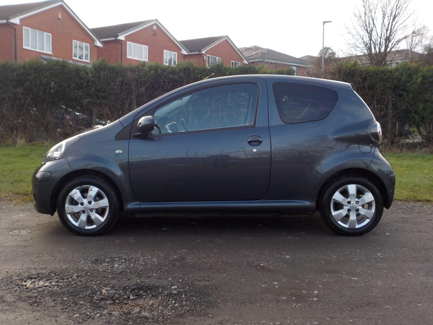 Used Toyota AYGO 2011 for sale - 77315402: Photo 2