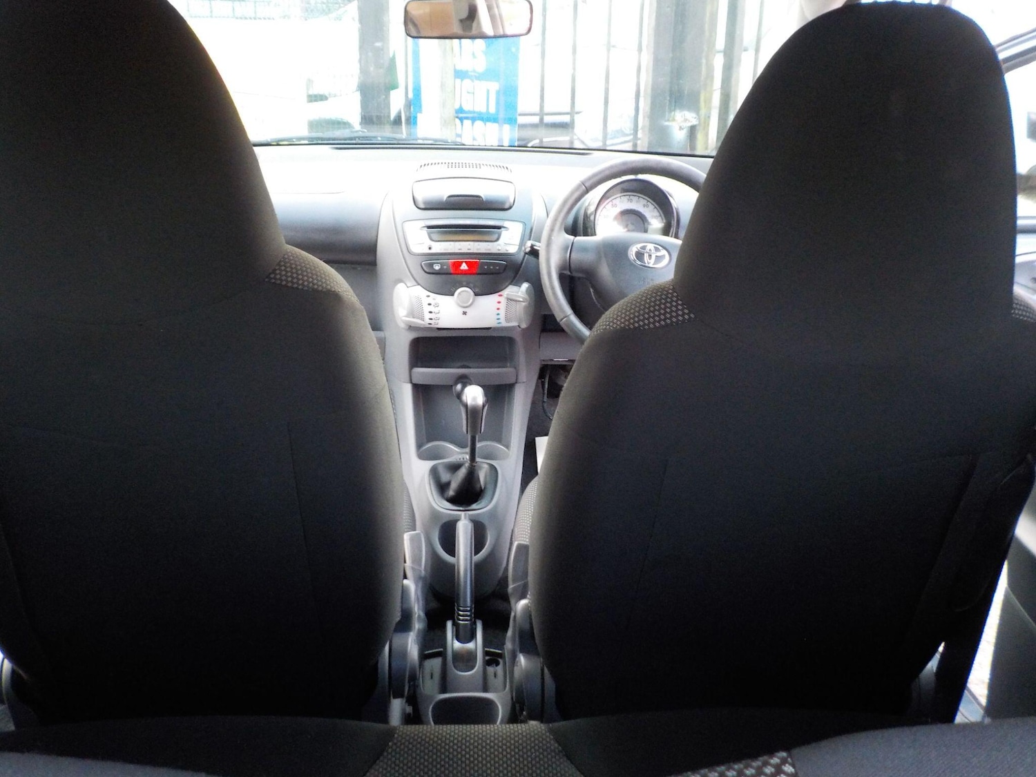 Used Toyota AYGO 2011 for sale - 77315402: Photo 20