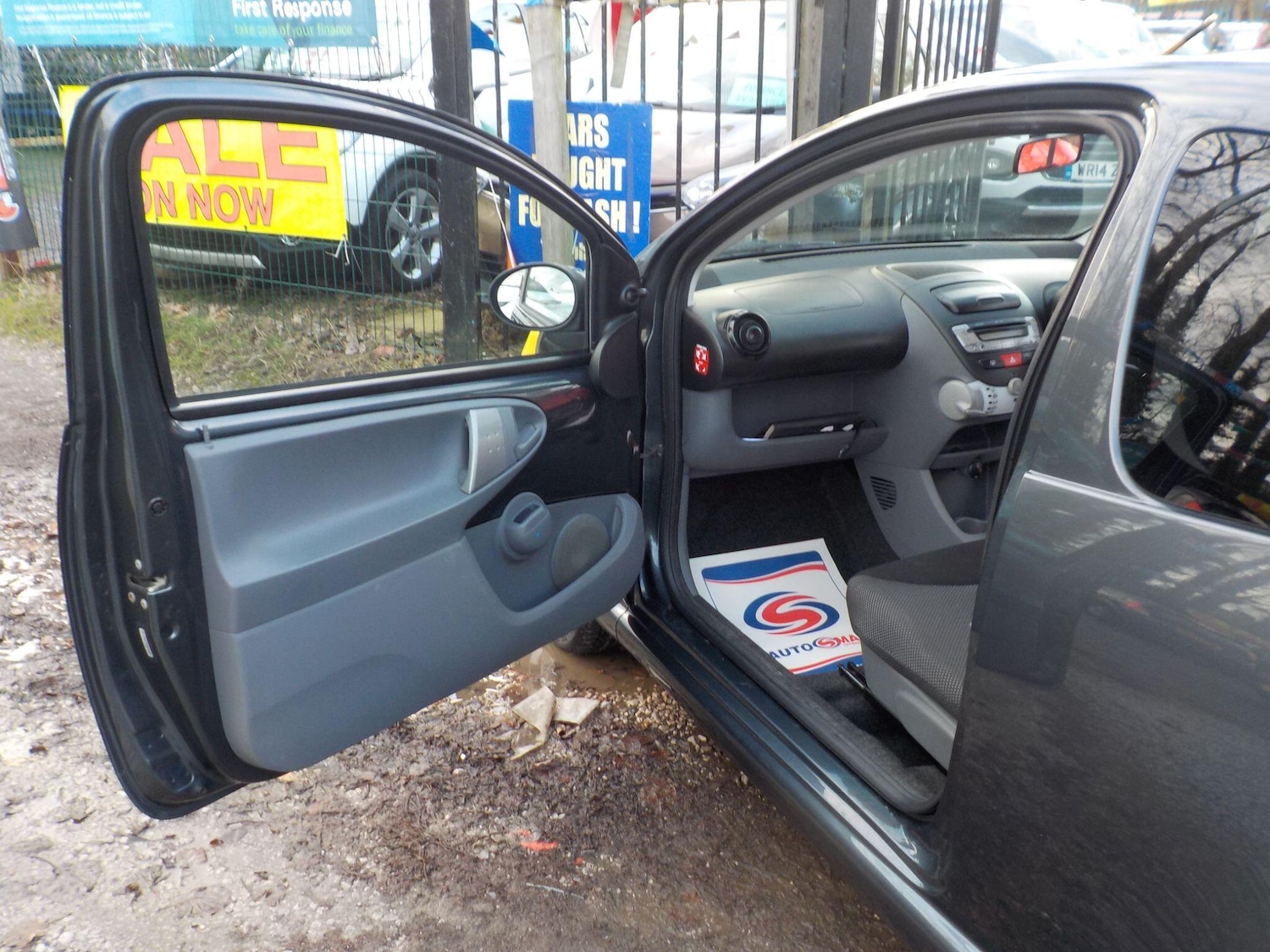 Used Toyota AYGO 2011 for sale - 77315402: Photo 23