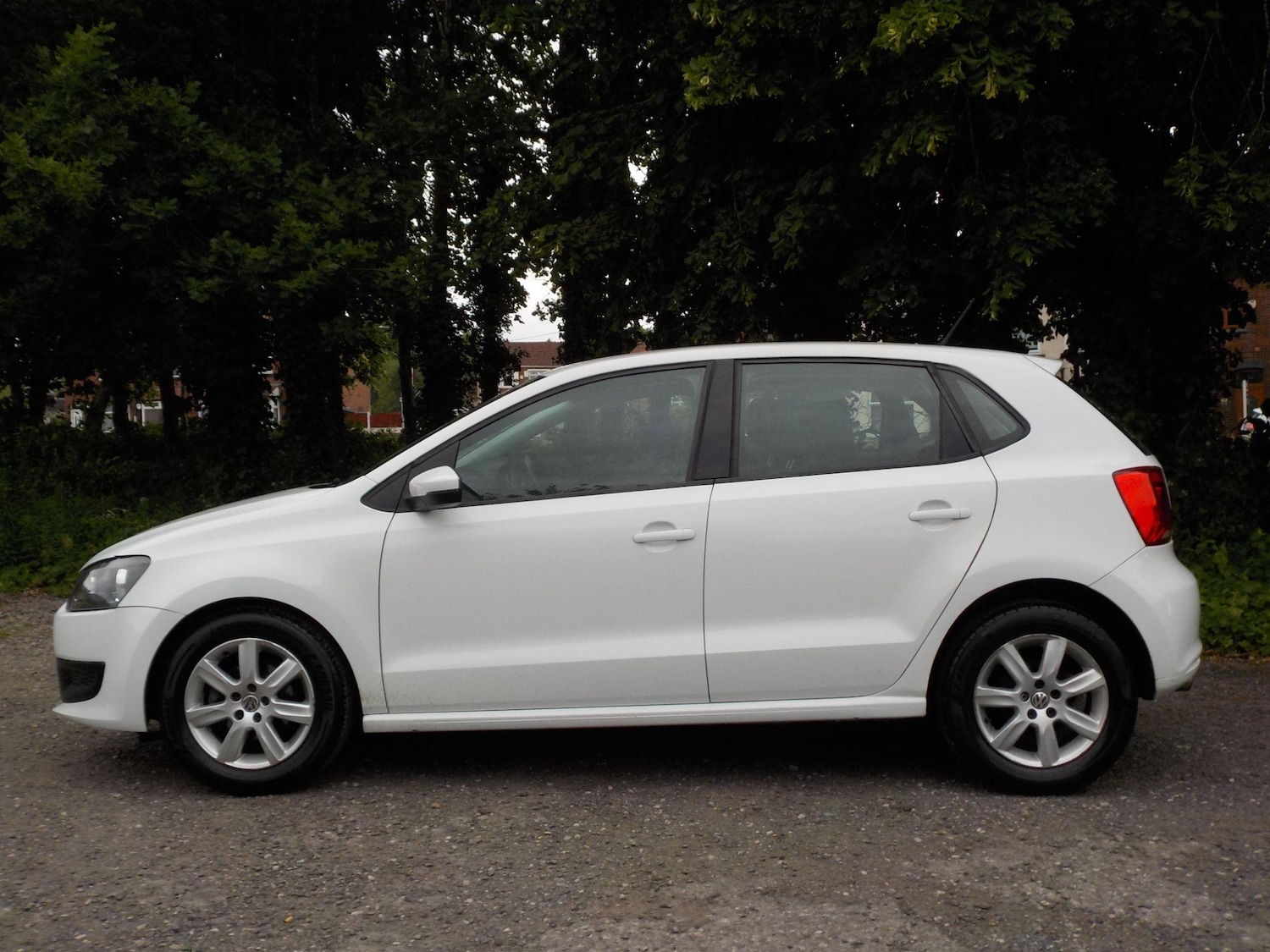 Used Volkswagen Polo 2015 for sale - 76988426: Photo 2