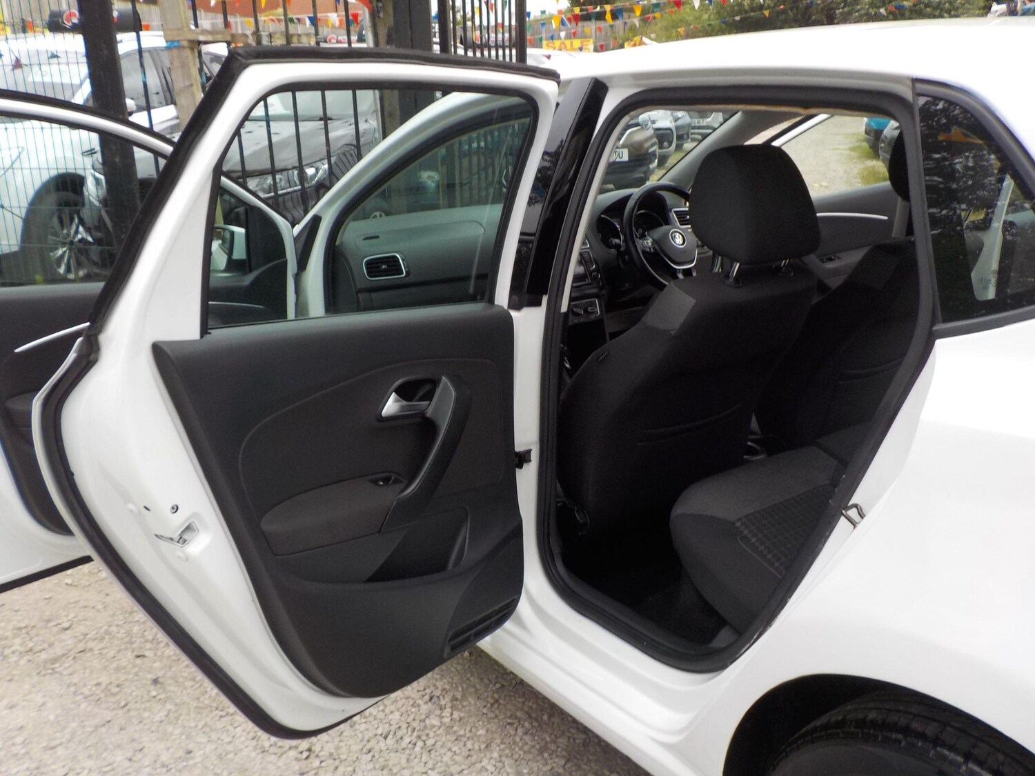 Used Volkswagen Polo 2015 for sale - 76988426: Photo 26