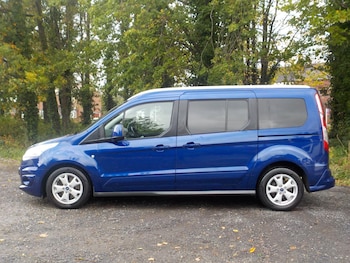 Used Ford Grand Tourneo Connect 2017 for sale - 76174720: Photo