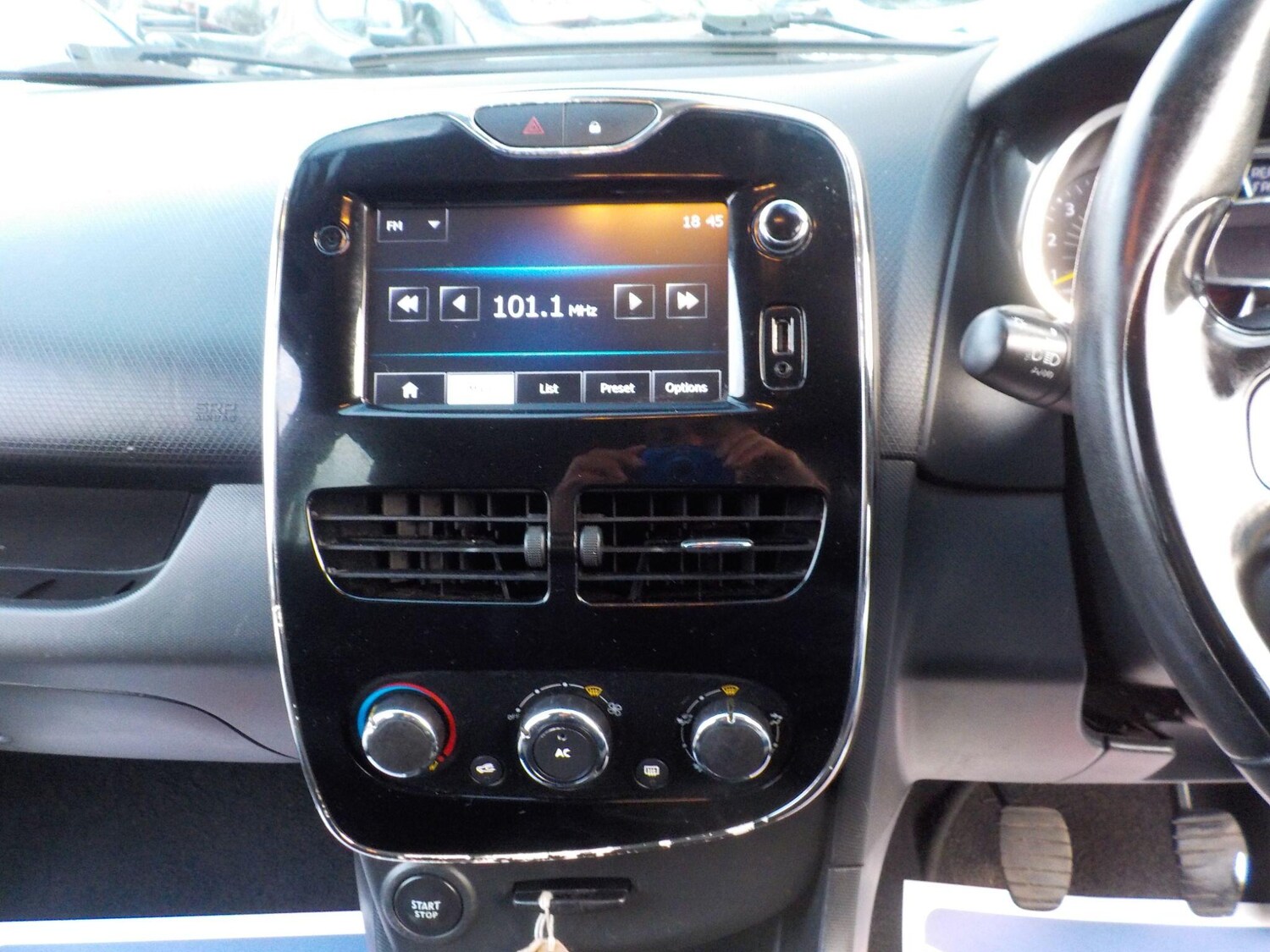 Used Renault Clio for sale - 78086969: Photo 13