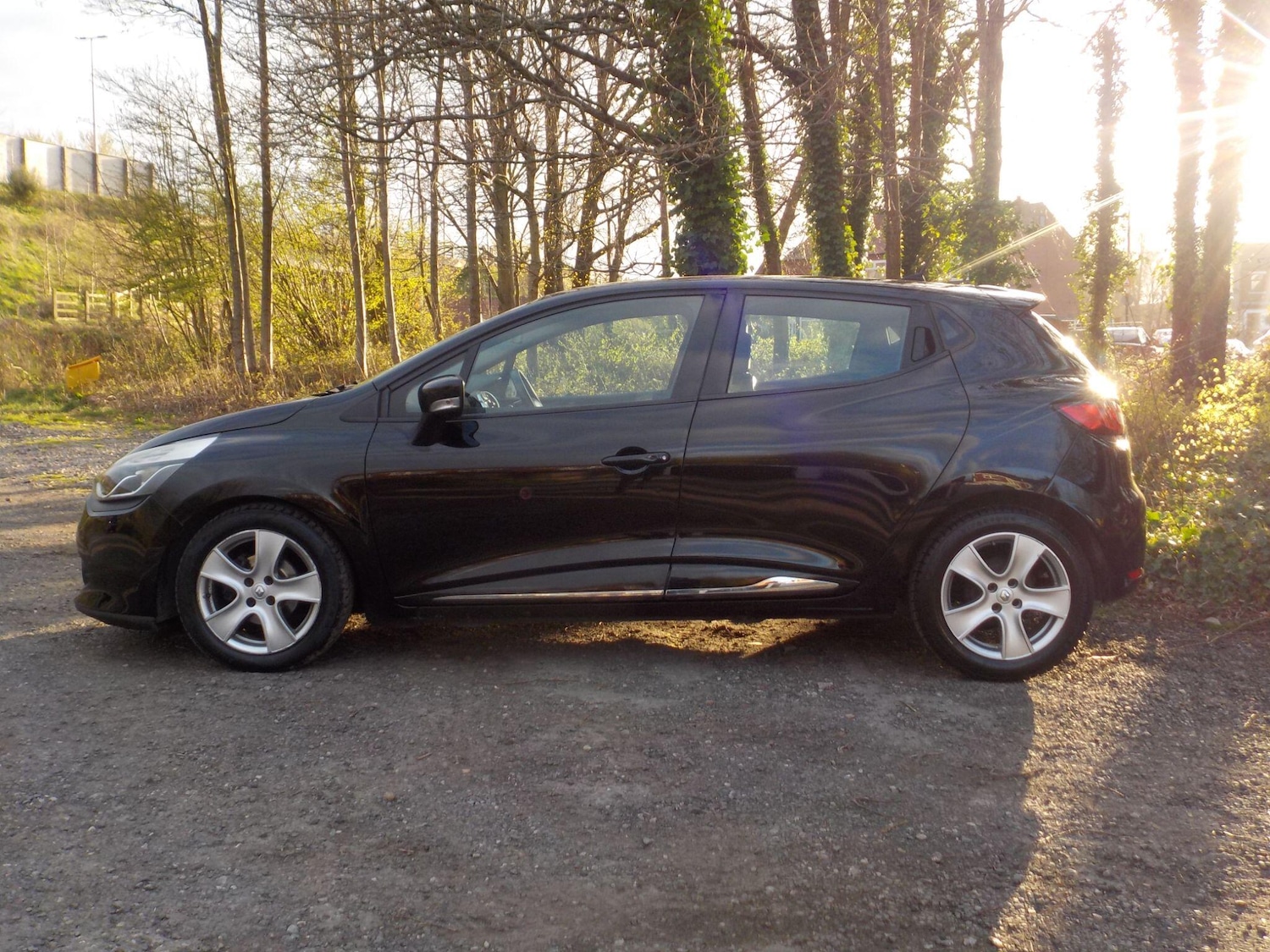 Used Renault Clio for sale - 78086969: Photo 2