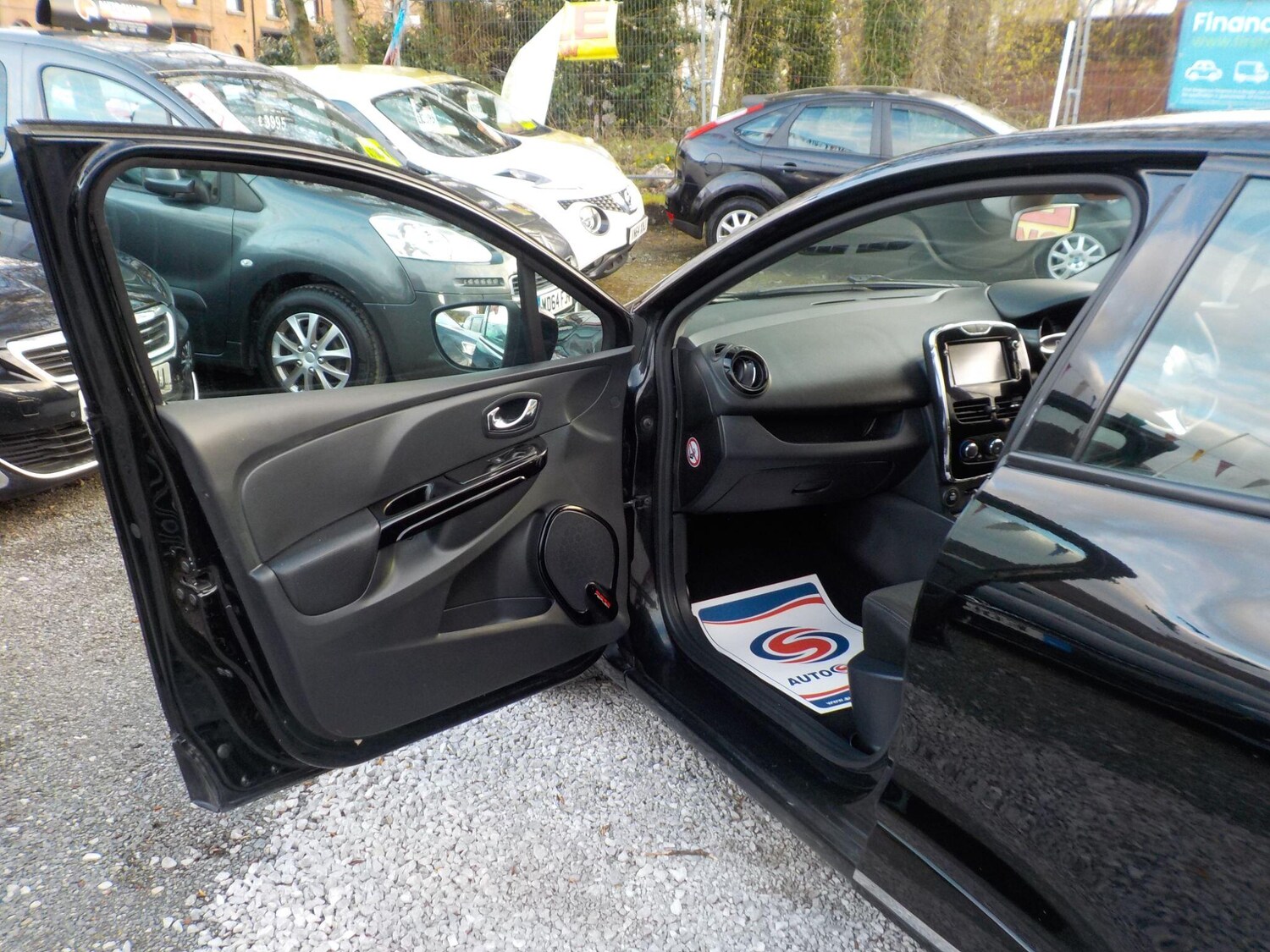Used Renault Clio for sale - 78086969: Photo 25