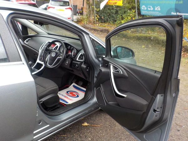Used Vauxhall Astra 2012 for sale - 76179479: Photo 17
