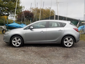 Used Vauxhall Astra 2012 for sale - 76179479: Photo 2