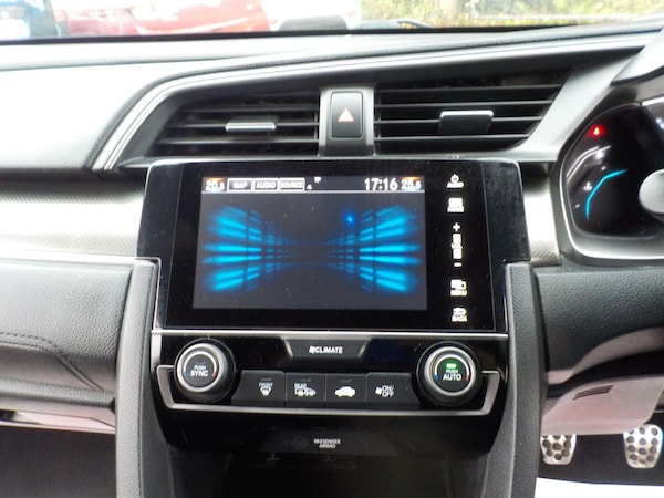 Used Honda Civic 2018 for sale - 76238948: Photo 13