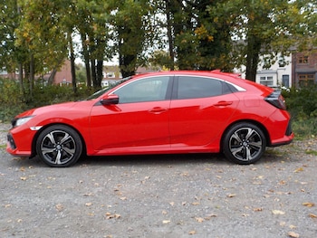 Used Honda Civic 2018 for sale - 76238948: Photo 2