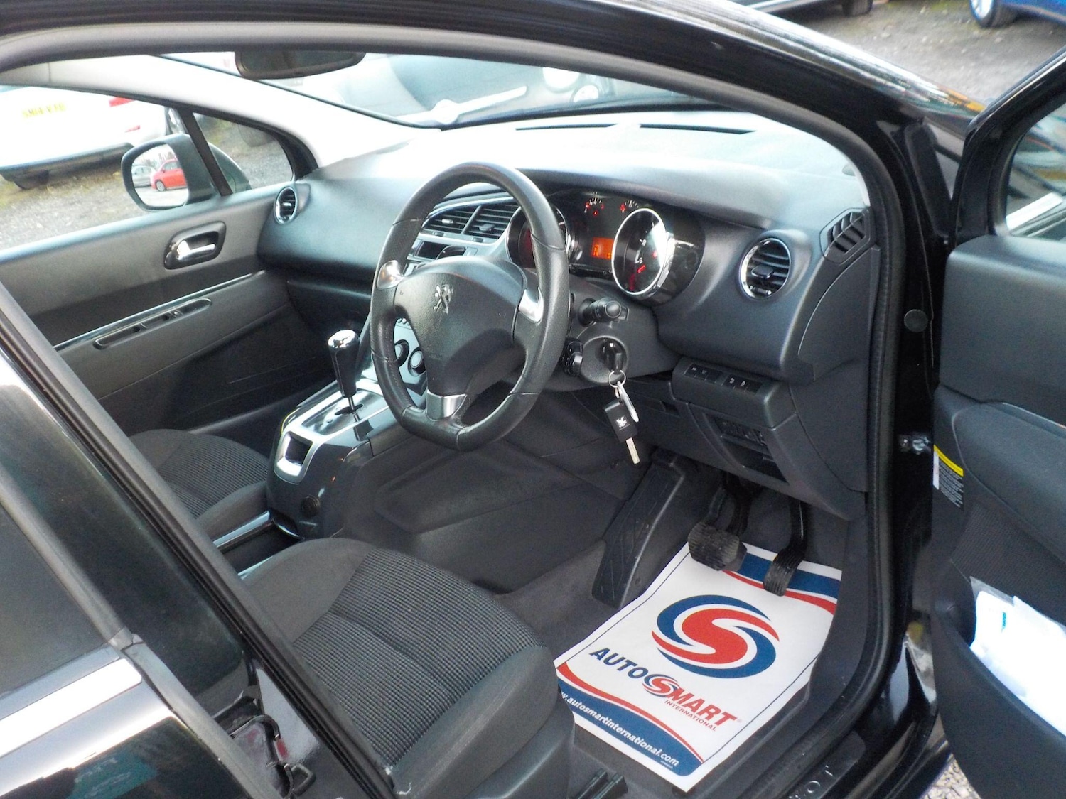 Used Peugeot 5008 2014 for sale - 77738678: Photo 10