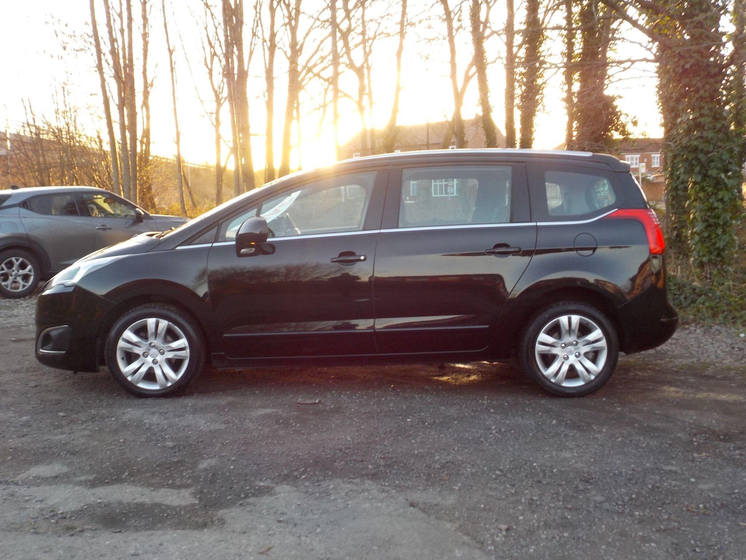 Used Peugeot 5008 2014 for sale - 77738678: Photo 2