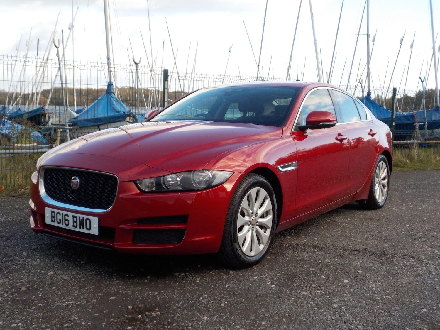 Used Jaguar XE 2016 for sale - 76398948: Photo 1