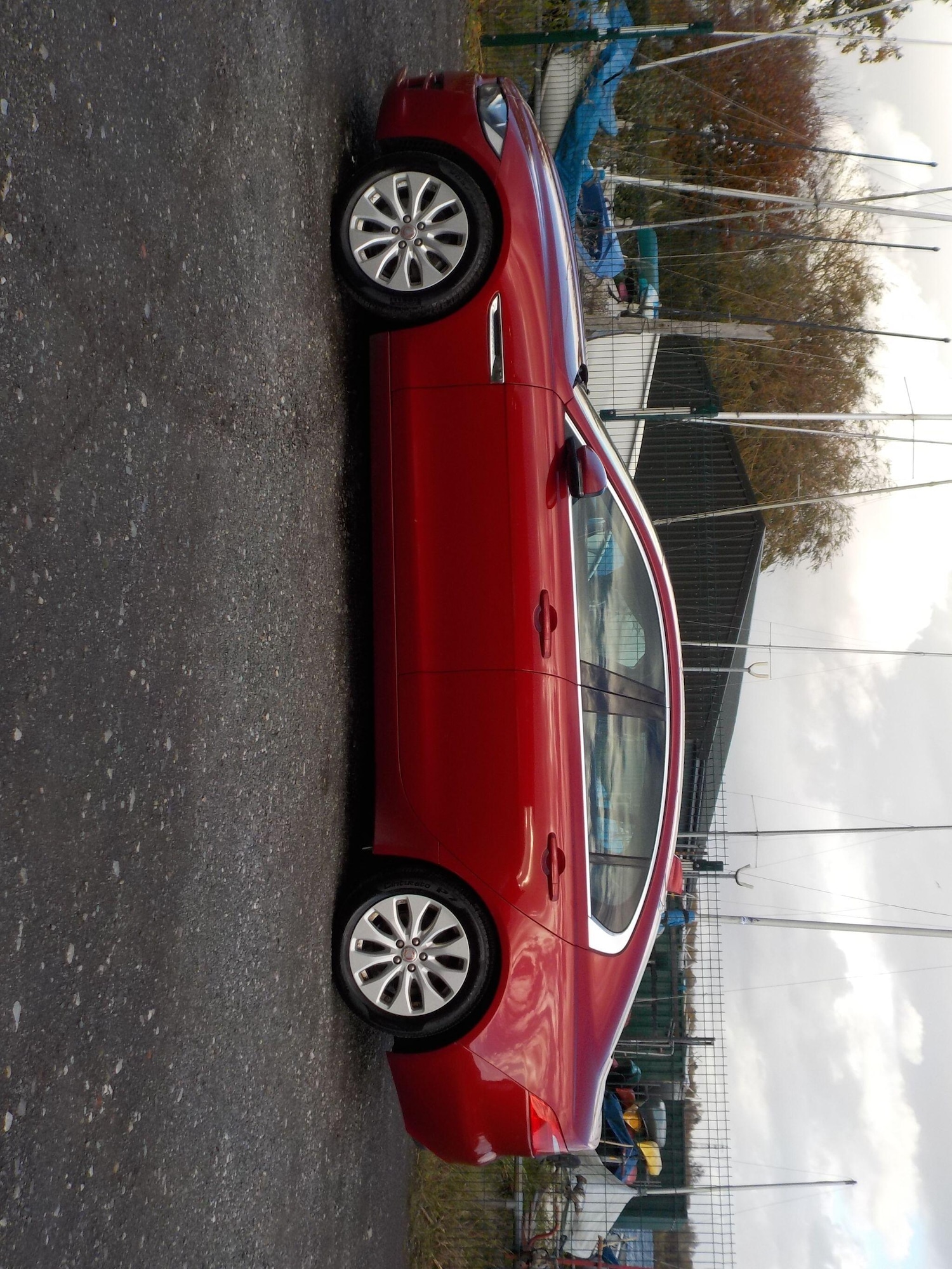 Used Jaguar XE 2016 for sale - 76398948: Photo 2