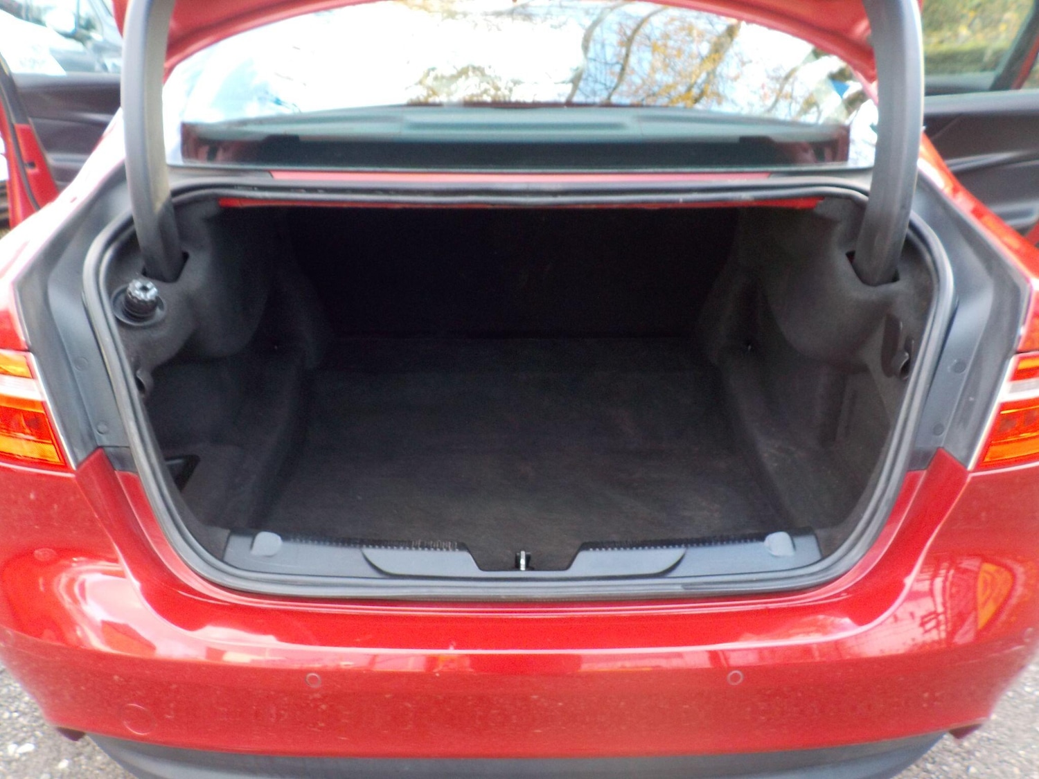 Used Jaguar XE 2016 for sale - 76398948: Photo 24