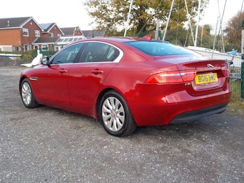 Used Jaguar XE 2016 for sale - 76398948: Photo