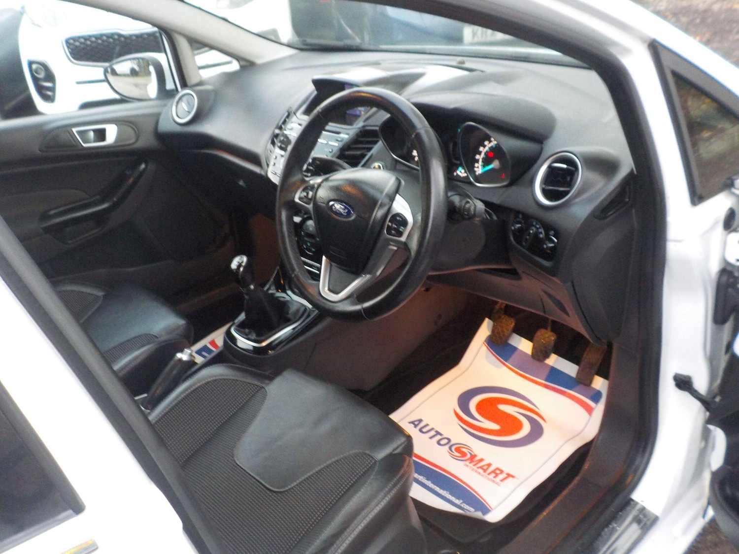 Used Ford Fiesta 2014 for sale - 76388220: Photo 10