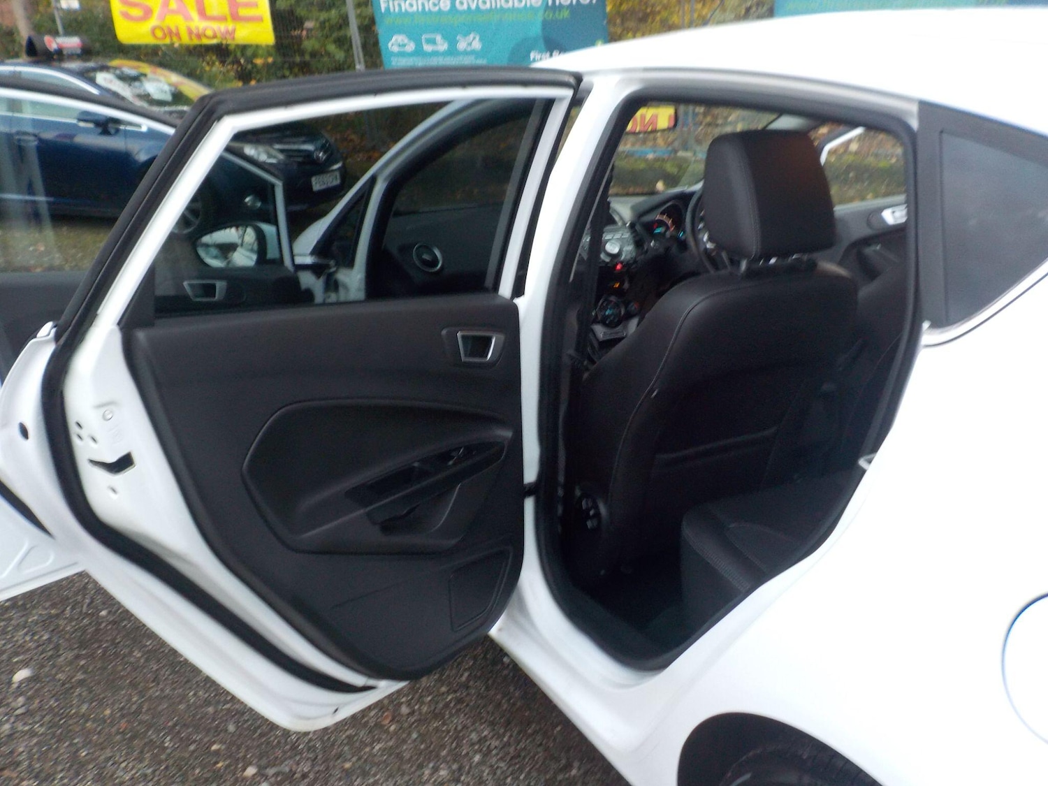 Used Ford Fiesta 2014 for sale - 76388220: Photo 25