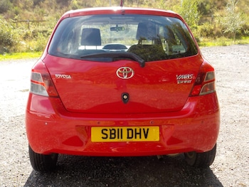 Used Toyota Yaris 2011 for sale - 75949312: Photo
