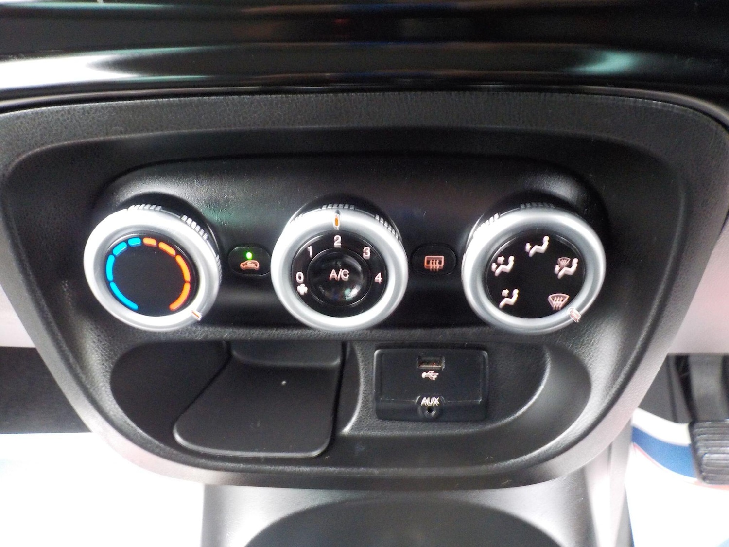 Used Fiat 500L 2014 for sale - 76952407: Photo 21