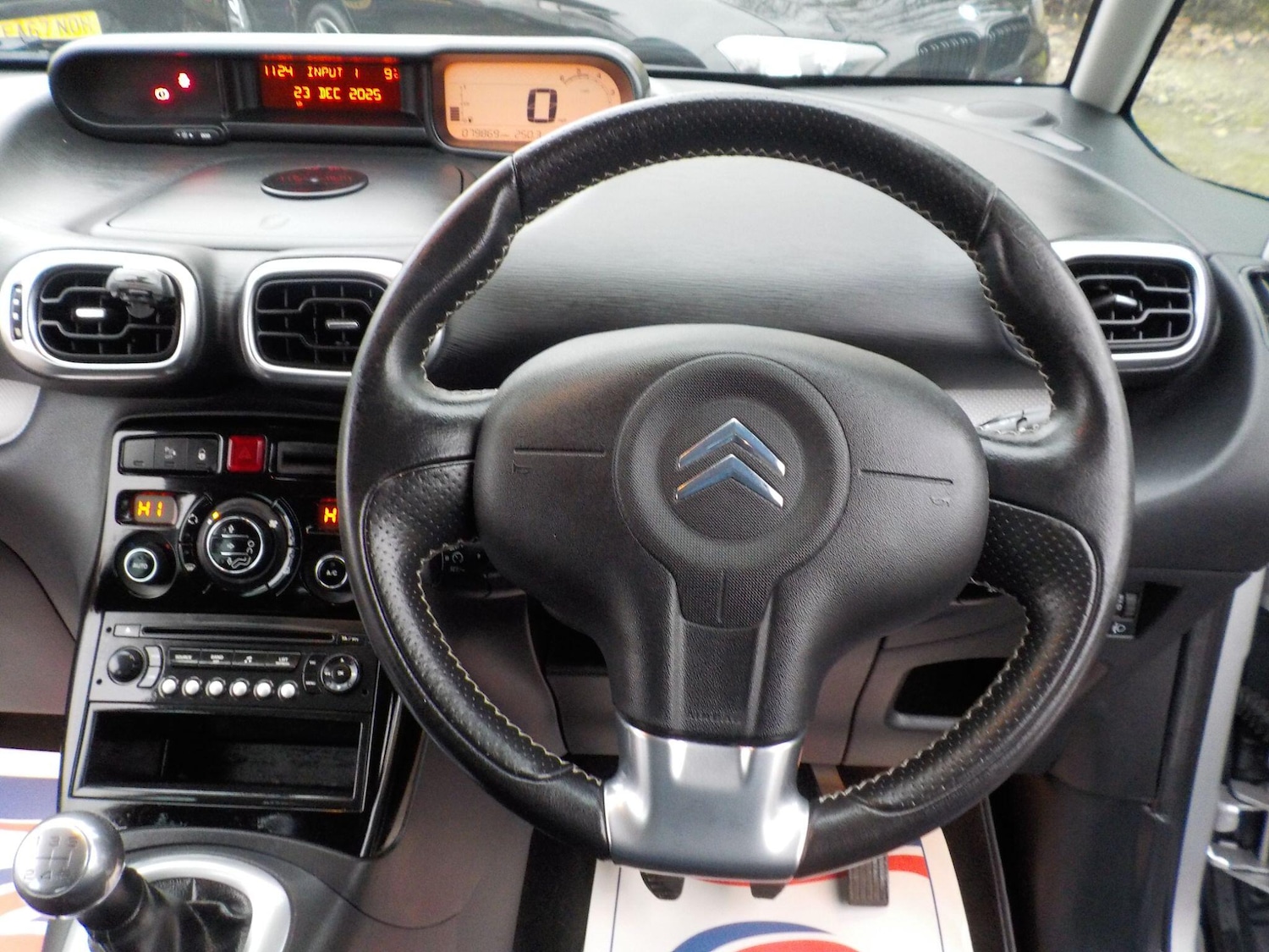 Used Citroen C3 Picasso 2010 for sale - 77040979: Photo 15