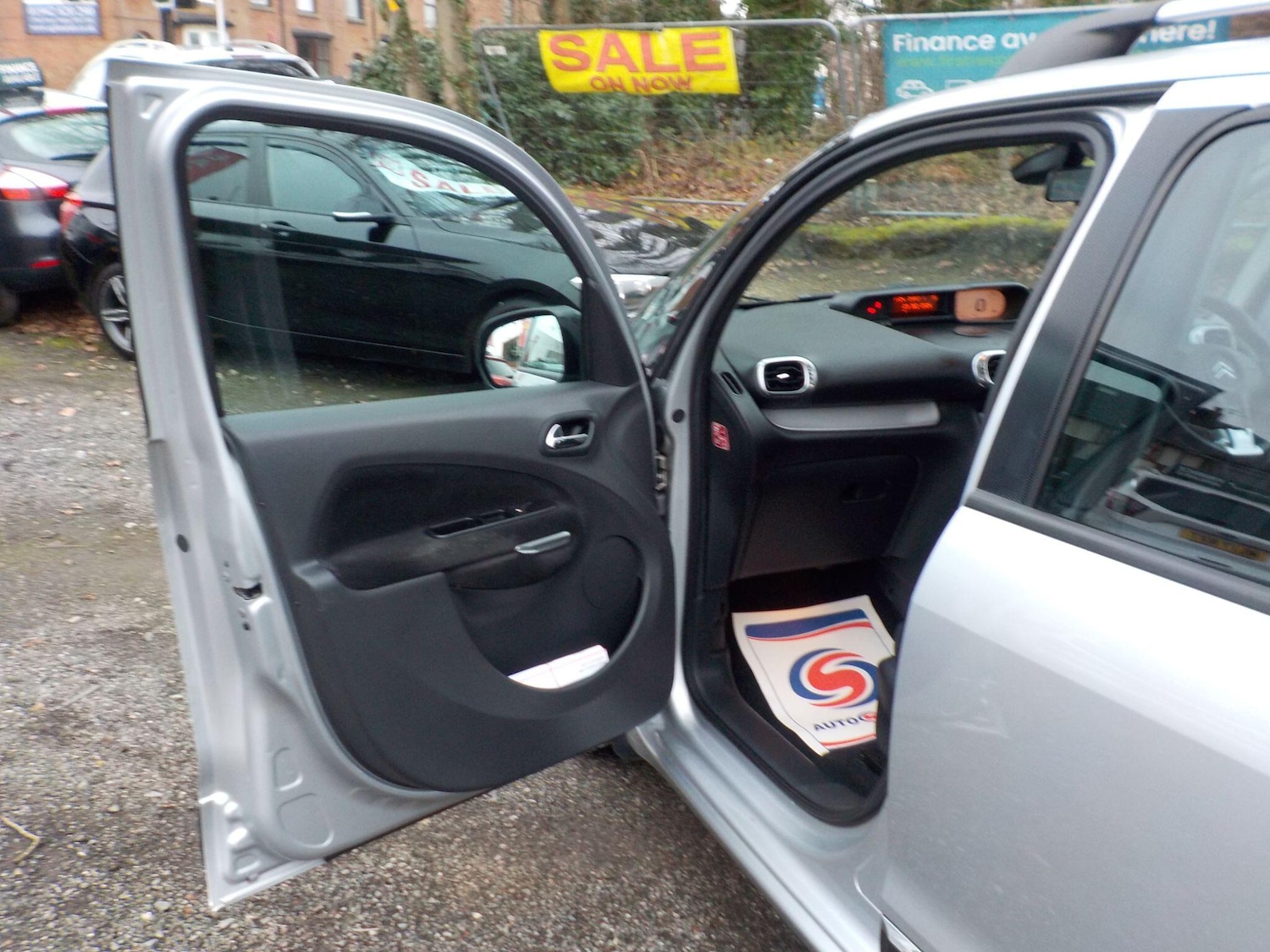 Used Citroen C3 Picasso 2010 for sale - 77040979: Photo 24