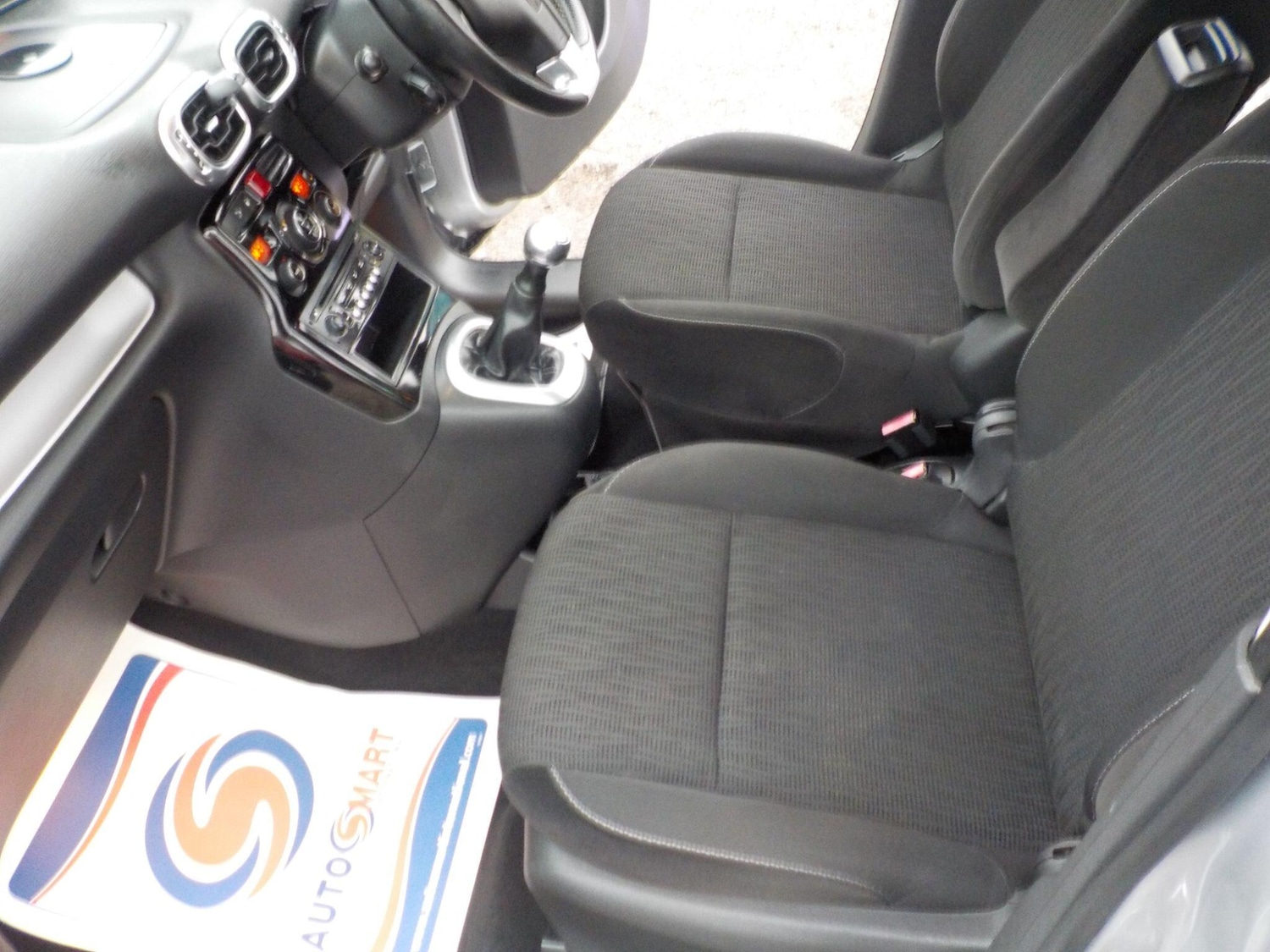 Used Citroen C3 Picasso 2010 for sale - 77040979: Photo 25