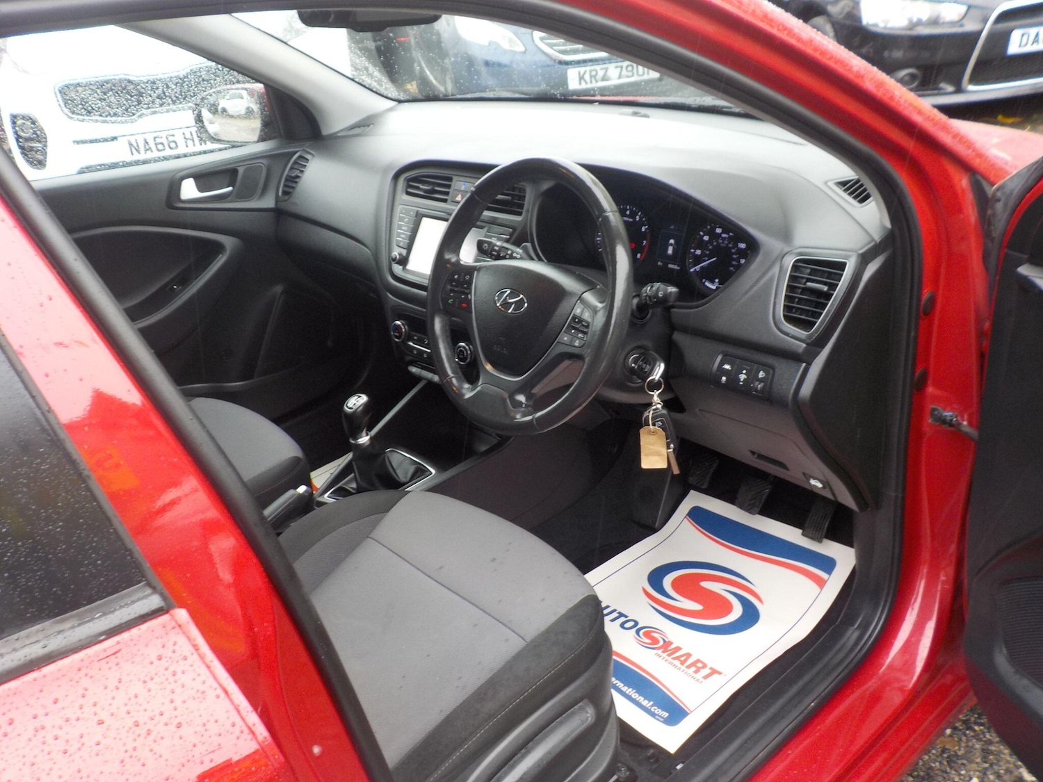 Used Hyundai i20 2017 for sale - 76381127: Photo 10