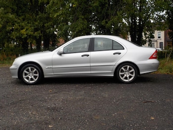 Used Mercedes-Benz C-Class 2004 for sale - 75953907: Photo