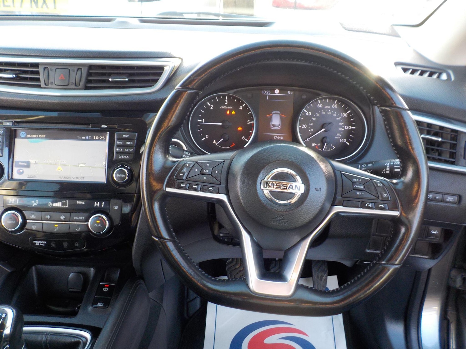 Used Nissan Qashqai 2017 for sale - 77352011: Photo 14