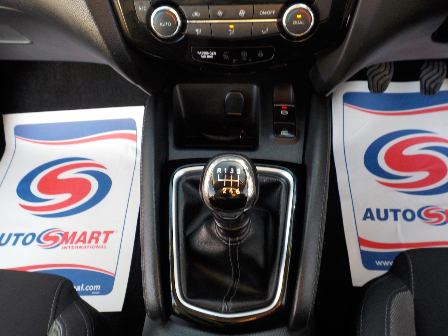 Used Nissan Qashqai 2017 for sale - 77352011: Photo 15