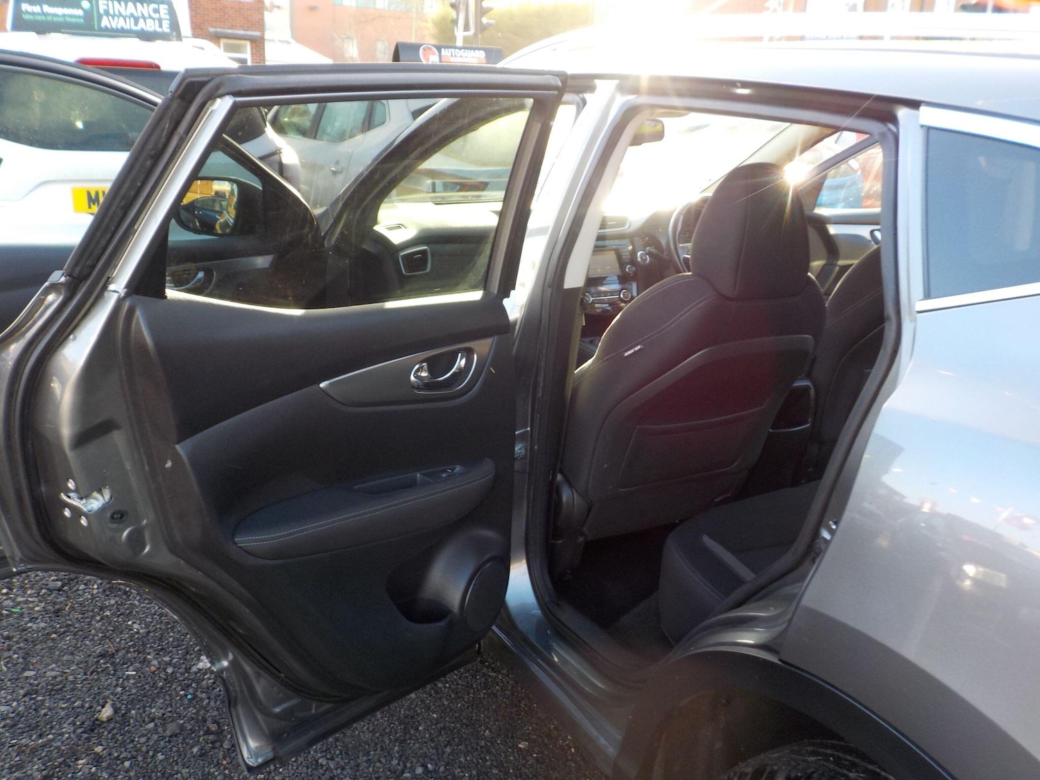 Used Nissan Qashqai 2017 for sale - 77352011: Photo 24