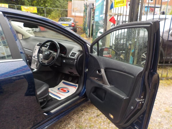 Used Toyota Avensis 2013 for sale - 75258097: Photo 18