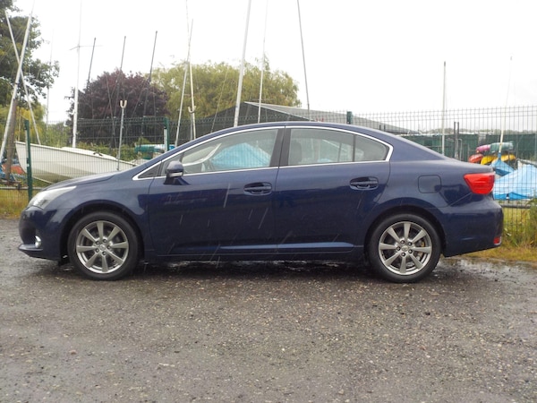 Used Toyota Avensis 2013 for sale - 75258097: Photo 2