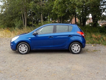 Used Hyundai i20 2010 for sale - 79328885: Photo