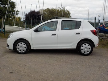 Used Dacia Sandero 2017 for sale - 75677470: Photo