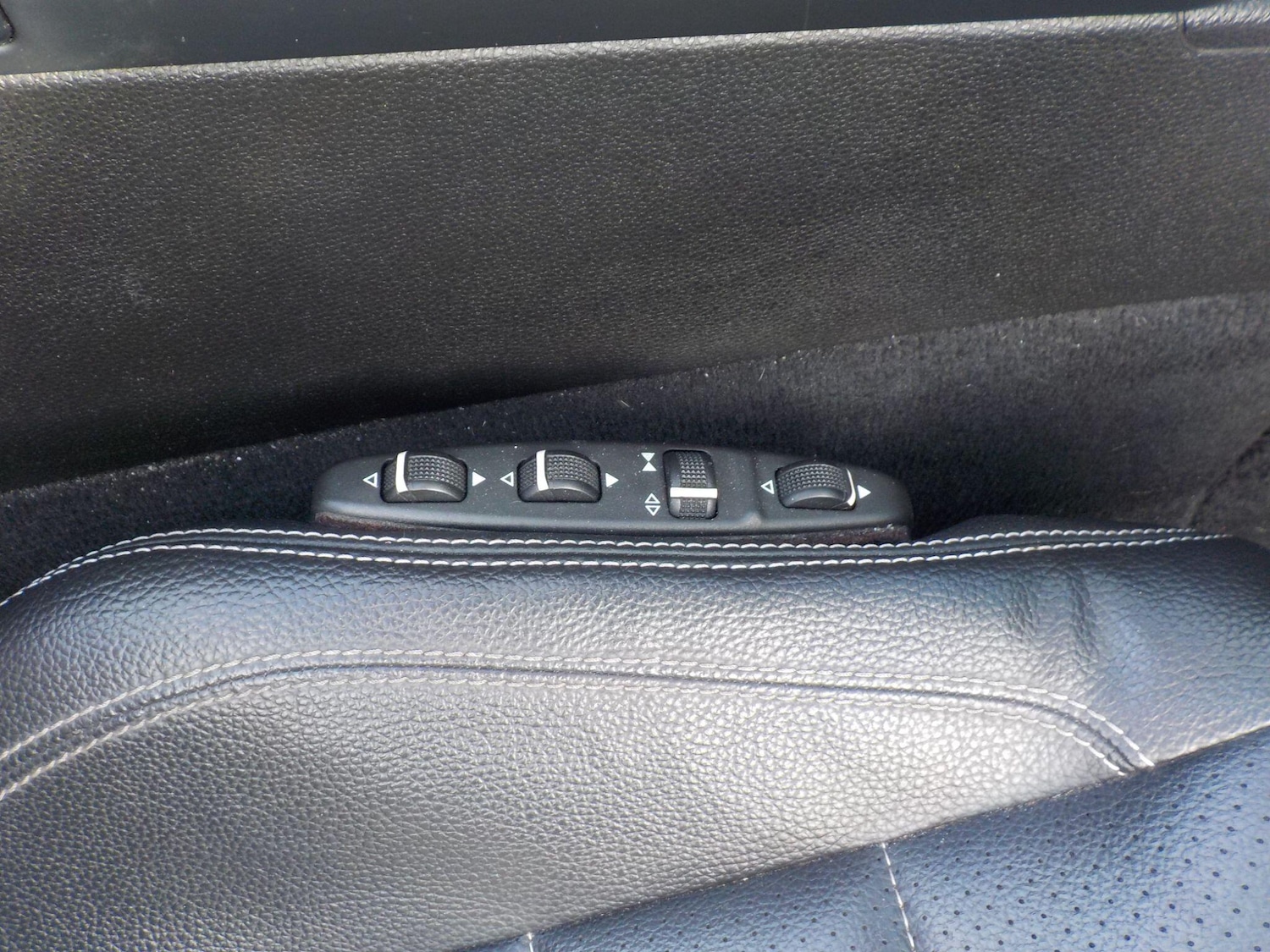 Used Mercedes-Benz E Class 2012 for sale - 76389013: Photo 19