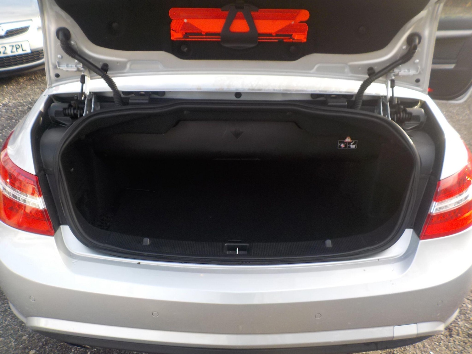 Used Mercedes-Benz E Class 2012 for sale - 76389013: Photo 30