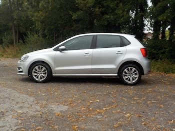 Used Volkswagen Polo 2015 for sale - 79336672: Photo