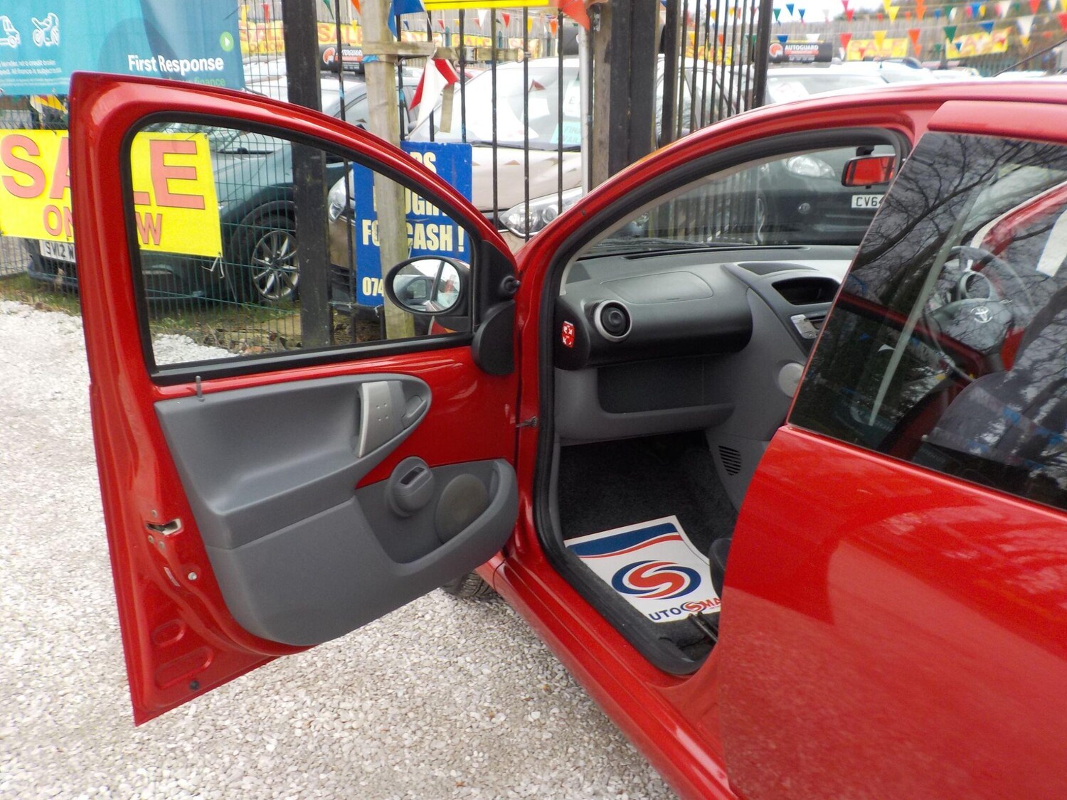 Used Toyota AYGO 2011 for sale - 77839790: Photo 27