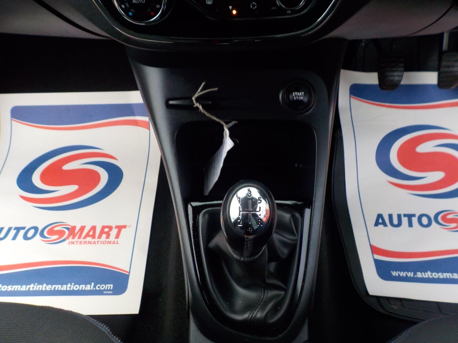 Used Renault Captur for sale - 77456347: Photo 15