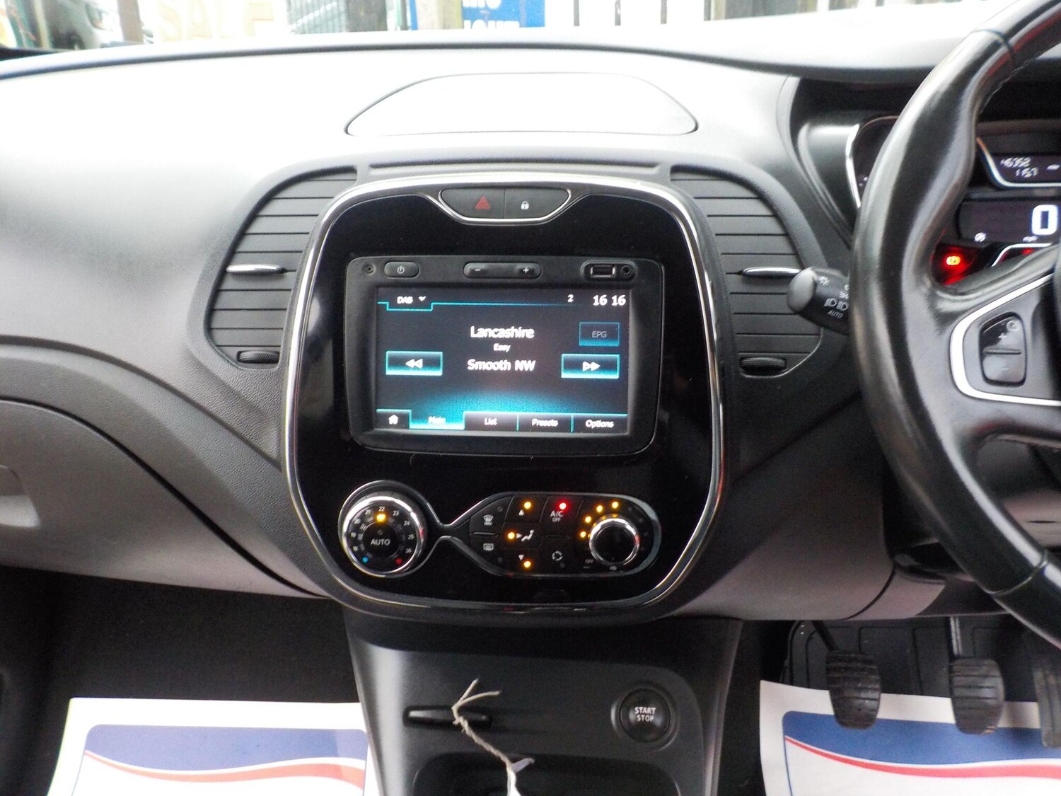 Used Renault Captur for sale - 77456347: Photo 17